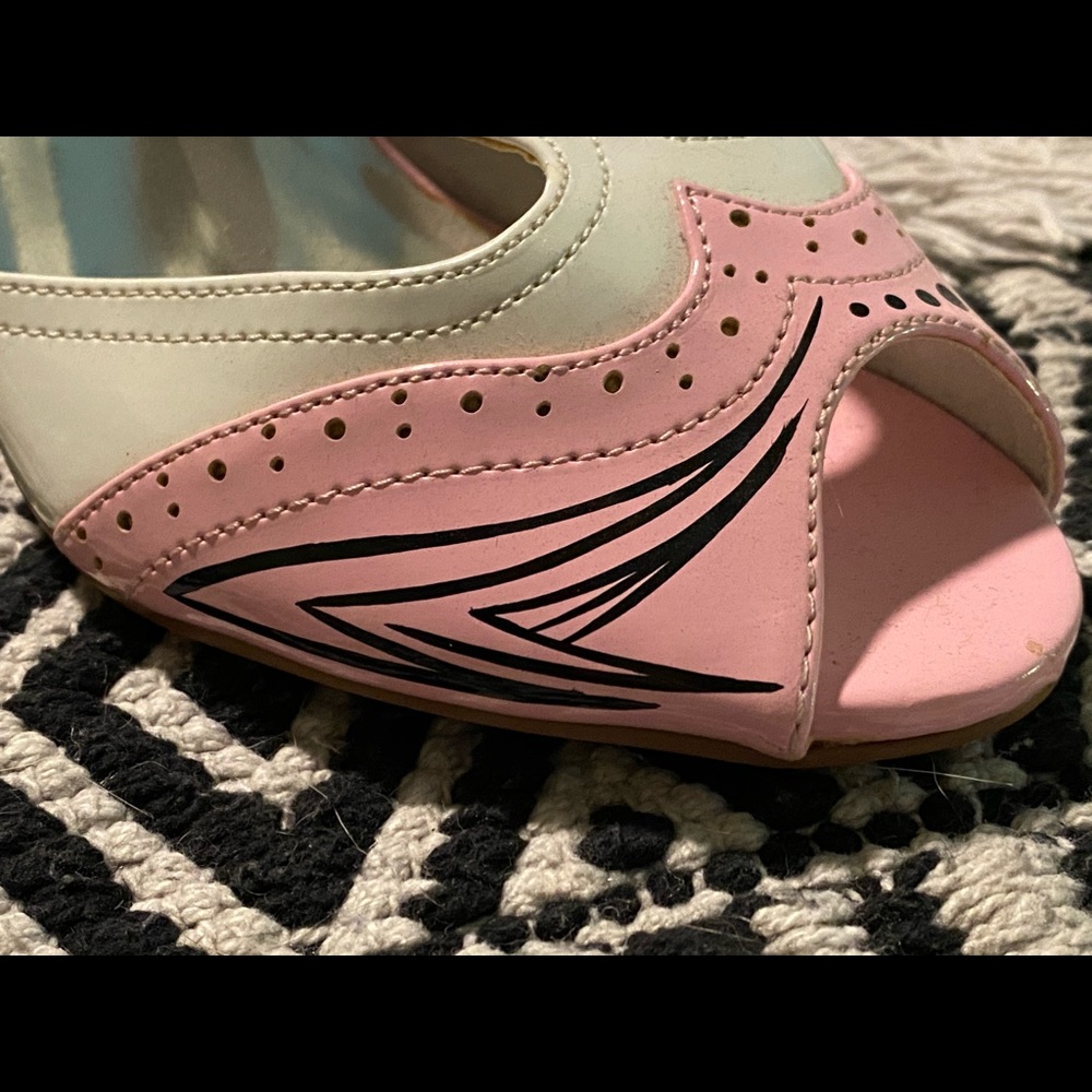 Pink and white pinstripe t-strap pinup pumps